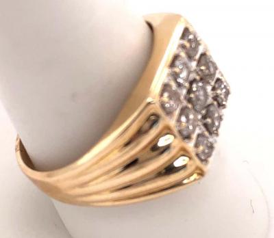 14 Karat Yellow Gold Contemporary Ring with 9 Round Diamonds