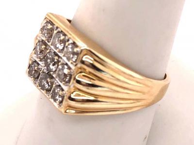 14 Karat Yellow Gold Contemporary Ring with 9 Round Diamonds