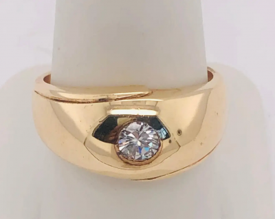 14 Karat Yellow Gold Contemporary Ring with Diamond 0 33 Total Diamond Weight