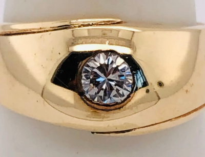 14 Karat Yellow Gold Contemporary Ring with Diamond 0 33 Total Diamond Weight