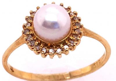 14 Karat Yellow Gold Fashion Pearl Ring with Diamonds
