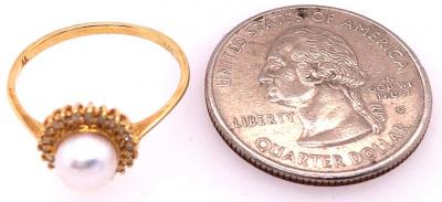 14 Karat Yellow Gold Fashion Pearl Ring with Diamonds