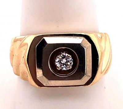 14 Karat Yellow Gold Fashion Ring with round Diamond