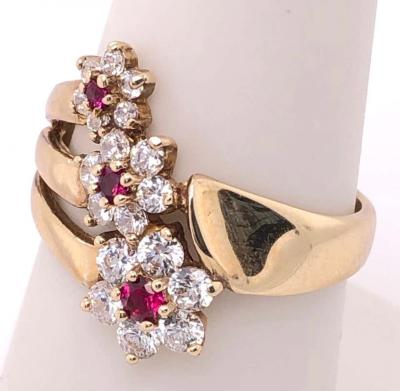 14 Karat Yellow Gold Fashion Three Flower Ring with Semi Precious Stones