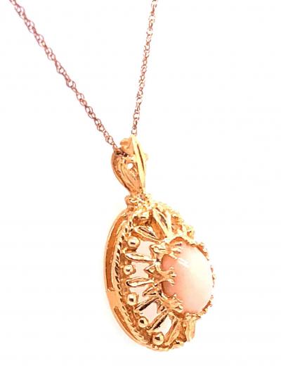 14 Karat Yellow Gold Necklace with Pendant