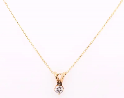 14 Karat Yellow Gold Necklace with Round Diamond Pendant