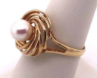14 Karat Yellow Gold Swirl Pearl Ring
