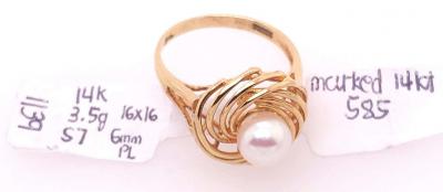 14 Karat Yellow Gold Swirl Pearl Ring