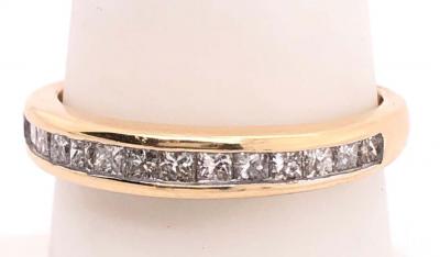 14 Karat Yellow Gold and Diamond Band Wedding Ring 0 45 TDW