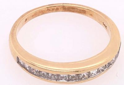 14 Karat Yellow Gold and Diamond Band Wedding Ring 0 45 TDW