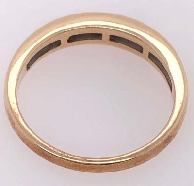 14 Karat Yellow Gold and Diamond Band Wedding Ring 0 45 TDW