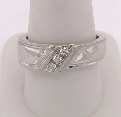 14Kt White Gold Three Diamond Ring 25 Total Diamond Weight