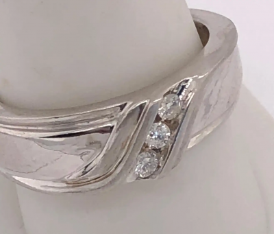 14Kt White Gold Three Diamond Ring 25 Total Diamond Weight