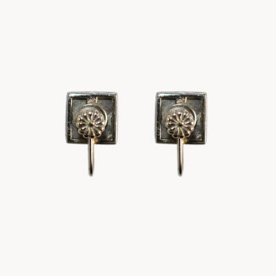 14k White Gold Sapphire Cabochon Earrings Square Windows Flower Back