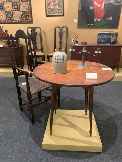 Round New England Tea Table, New England, ca. 1790 - Antiques in Manchester