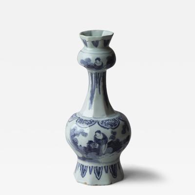 17TH CENTURY OCTAGONAL DUTCH DELFT BLUE AND WHITE WAISTED BOTTLE VASE