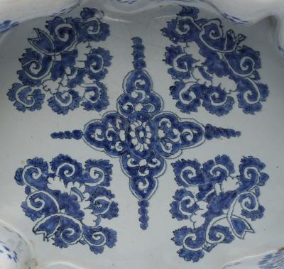 17TH CENTURY SHAPED JARDINI RE FA ENCE DE NEVERS