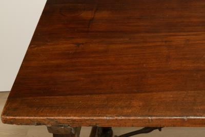 17TH CENTURY SPANISH BAROQUE WALNUT TRESTLE TABLE