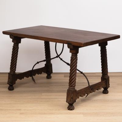 17TH CENTURY SPANISH BAROQUE WALNUT TRESTLE TABLE