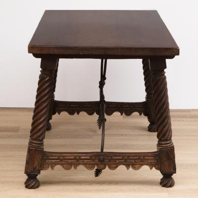 17TH CENTURY SPANISH BAROQUE WALNUT TRESTLE TABLE