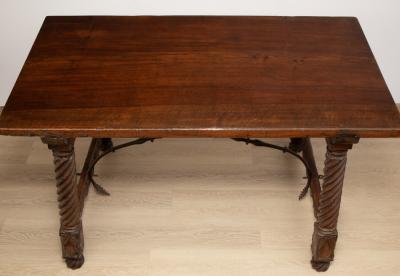17TH CENTURY SPANISH BAROQUE WALNUT TRESTLE TABLE