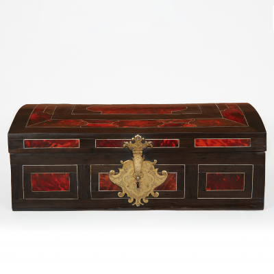 17TH CENTURY SPANISH COFFER WITH UPHOLSTERED INTERIOR