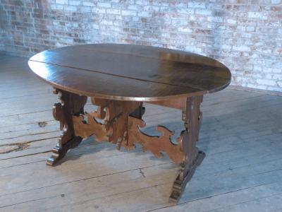17th Century Italian Baroque Walnut Oval Drop Leaf Table