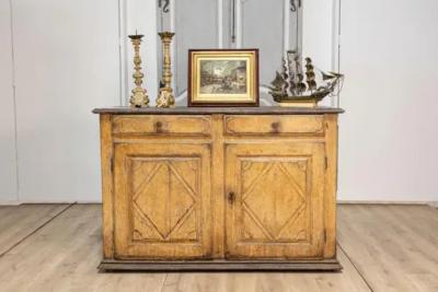 17th Century Italian Distressed Paint Wooden Buffet with Carved Diamond Motifs