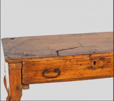 17th Century Spanish Castilla Walnut Side Table