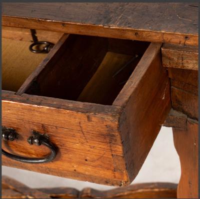 17th Century Spanish Castilla Walnut Side Table