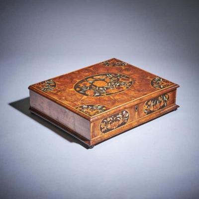 17th Century William and Mary Floral Marquetry Olive Oyster Lace Box Circa 1685