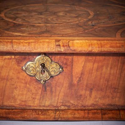 17th Century William and Mary Olive Oyster Lace Box Circa 1680 1700