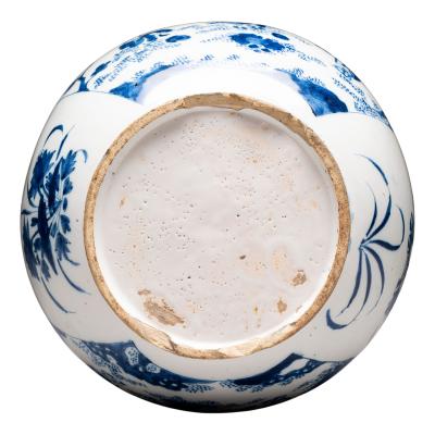 17th century Dutch Delft Bottle vase with chinoiserie decoration