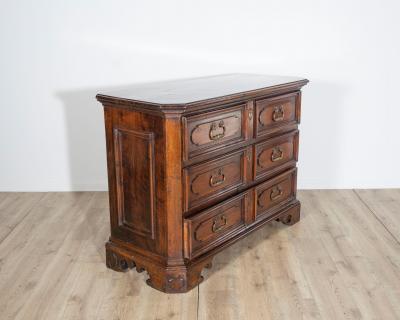 17th century Emilian Chest Of Drawers In Solid Walnut