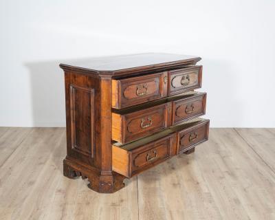 17th century Emilian Chest Of Drawers In Solid Walnut