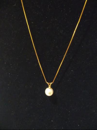 18 Gold 14k Necklace with Cultured Pearl Pendant