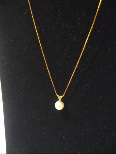 18 Gold 14k Necklace with Cultured Pearl Pendant
