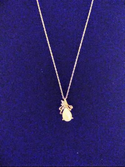 18 Gold 14k Necklace with Opal with Diamonds Pendant