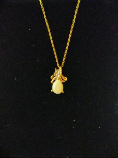 18 Gold 14k Necklace with Opal with Diamonds Pendant