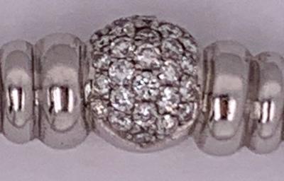 18 Karat White Gold Necklace with 1 00 Carat 8 4 Grams