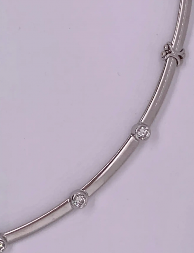 18 Karat White Gold Necklace with 1 Karat Diamonds 16 19 Grams Total Weight