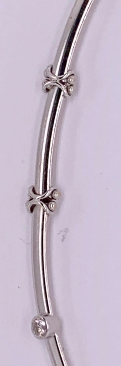 18 Karat White Gold Necklace with 1 Karat Diamonds 16 19 Grams Total Weight