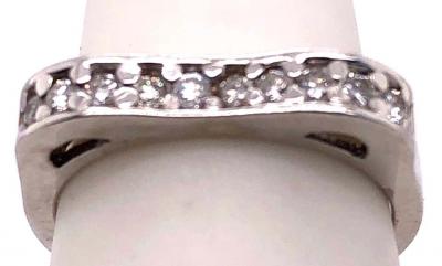 18 Karat White Gold and Diamond Wedding Band Bridal Anniversary Ring