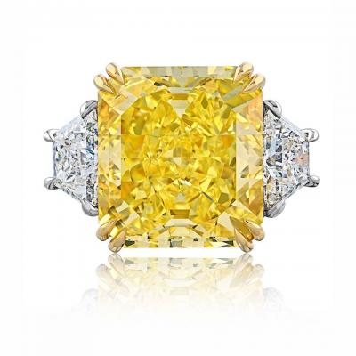 18 carat Radiant Cut Diamond GIA Ring