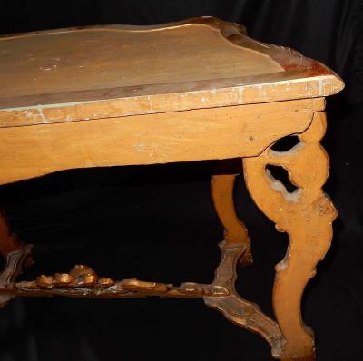 1850 Console Italian 19th in Wood Gilted with Puttis