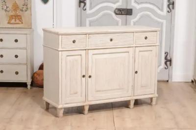 1850s Swedish Painted Sideboard From Dalarna with Carved Reeded Motifs