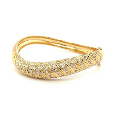 18K Gold Curved Bangle Bracelet With Round Cut Diamonds