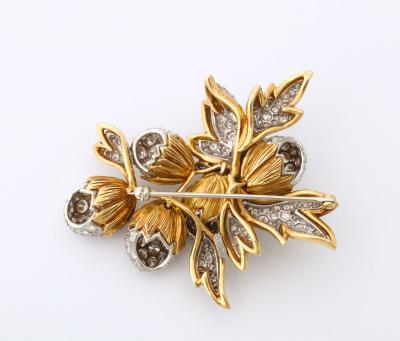 18K Gold and Platinum Brooch with Diamond Acorns and Leaves