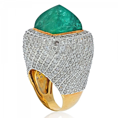 18K TWO TONE 38 CARAT SUGARLOAF GREEN EMERALD AND DIAMOND COCKTAIL RING