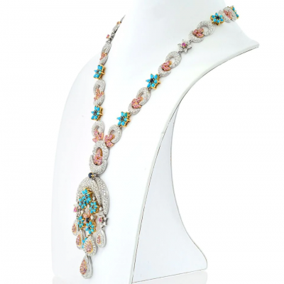 18K TWO TONE TURQUOISE DIAMOND FLOWER MOTIF MOON NECKLACE